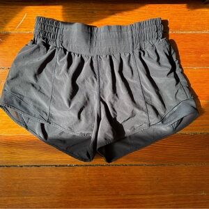 Lululemon hotty hot high rise 2.5 inseam